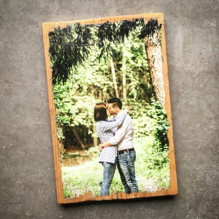 LumberPrint_Foto-auf-Holz_Bild-auf-holz_Holzdruck_Fotodruck_altholz_Fotogeschenk_kuss