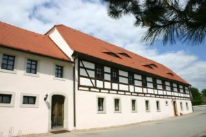 Das Foto zeigt das Gemeindehaus in Beiersdorf