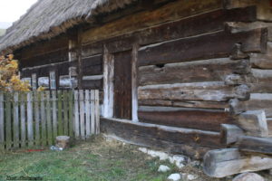 Wohnhäusern aus der Gegend um Białowieża