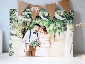 Bild auf gedruckt Fichtenholz, stehend auf einem Schrank - dein Foto auf Holz