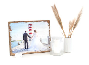 LumberPrint Modern Vintage Holzdruck dekoriert mit Blumenvase und Kerze